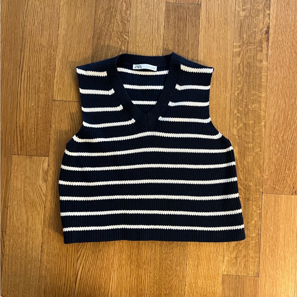 ZARA SWEATER VEST